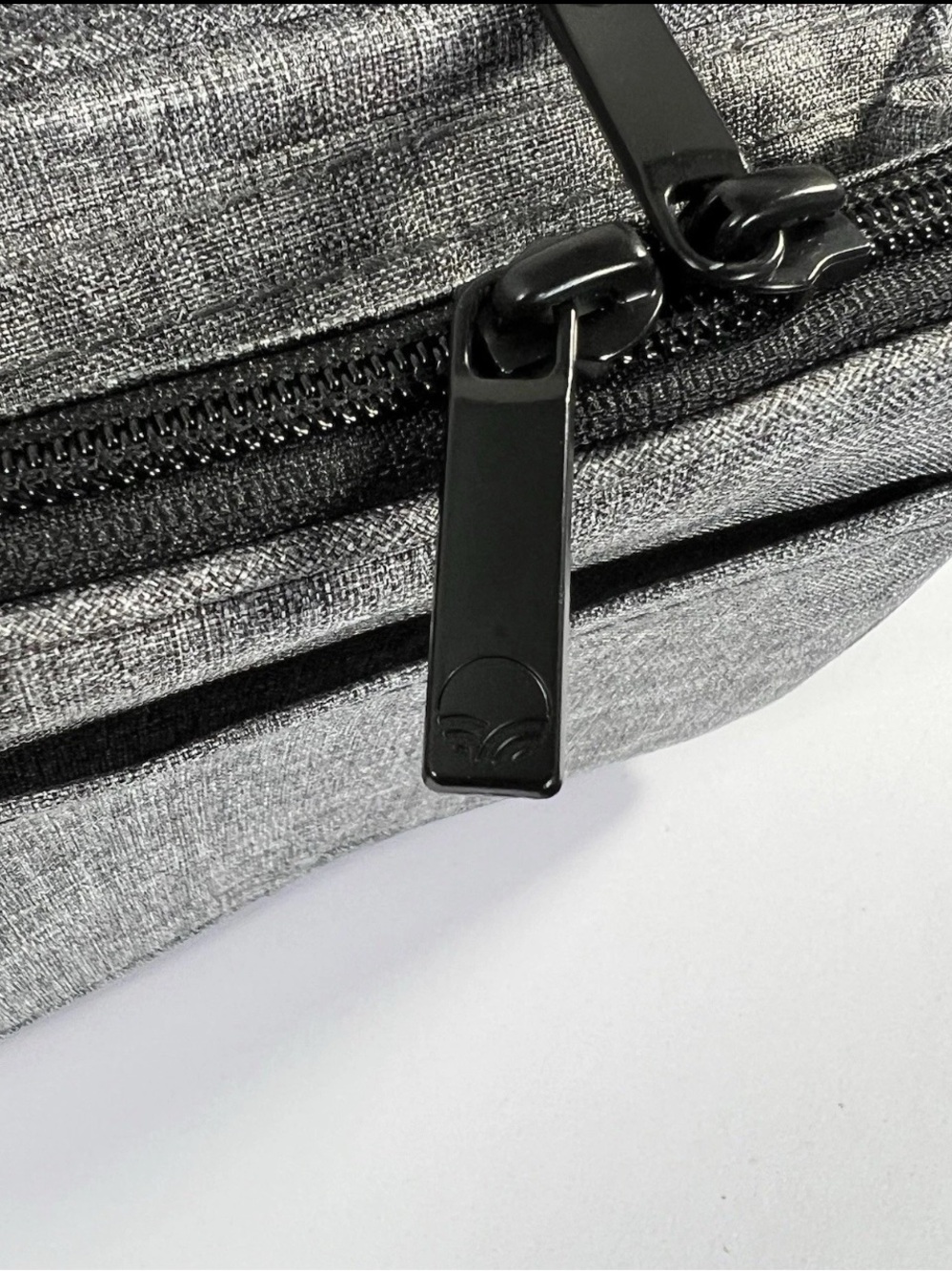 Tushbaby Hip Carrier - Grey Adjustable Quilted Padded Bottle Holder - Picture 9 of 16